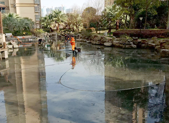 兰山景观池淤泥清理